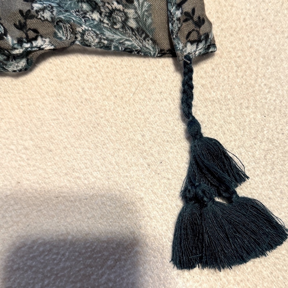 (OS) NWT Quagga GREENLABEL Wrap w/ Armholes & Tassels Floral Dark Teal & Grey - Picture 4 of 11